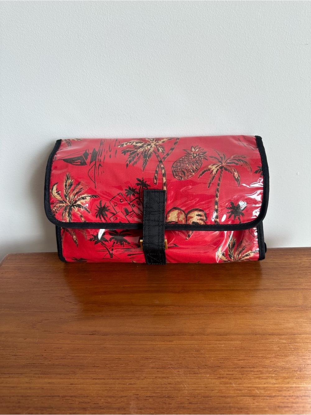 VTG | MAGGI B | TOILETRY BAG COSMETIC ORGANIZER FOR TRAVEL | RED TROPICAL PRINT